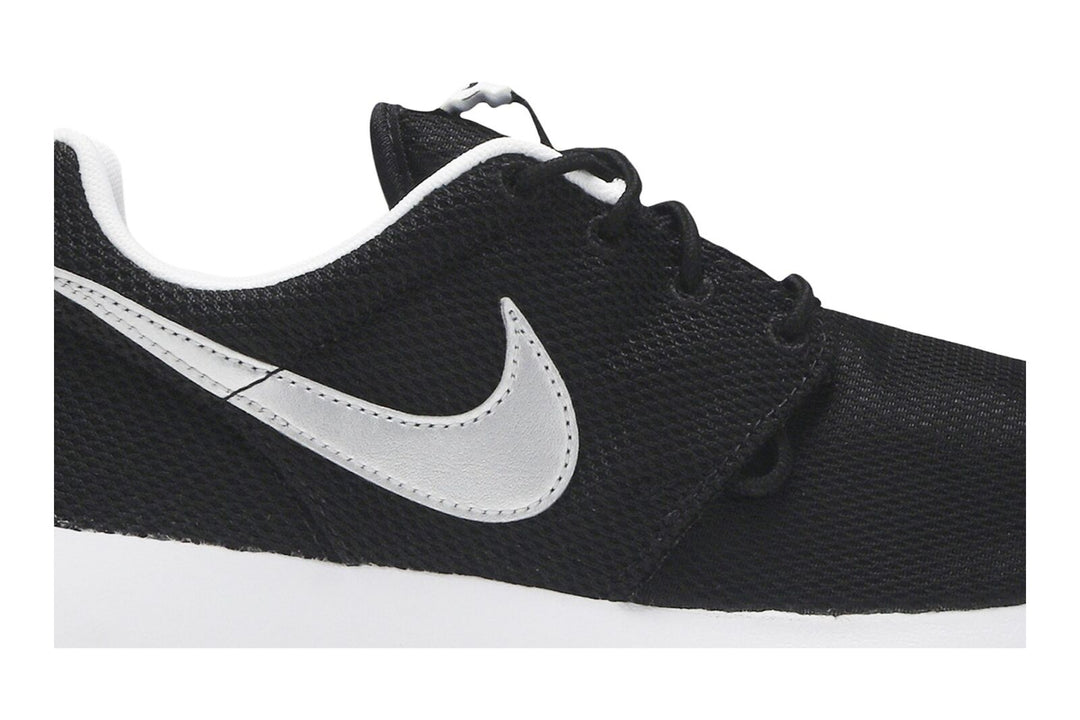 Roshe run one black hotsell